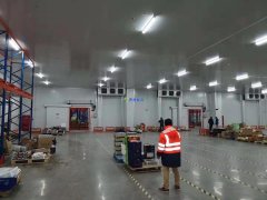 2300平的冷凍庫(kù)設(shè)計(jì)工程，包含所選擇的制冷設(shè)備多少錢(qián)